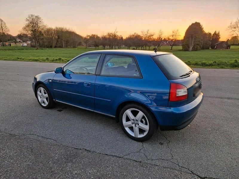 Usata Audi A3 131 CV (96 kW) 2001 Blu Utilitaria