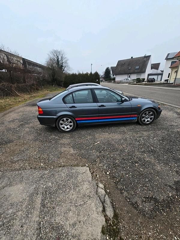 Gebraucht BMW 318 143 PS (105 kW) 2002 Grau Limousine