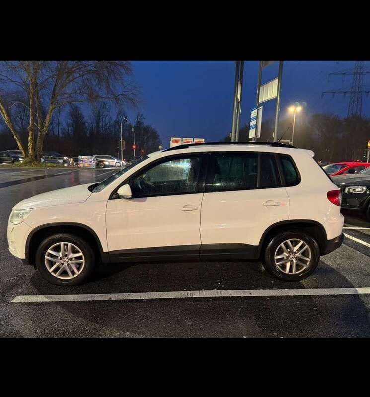 Weiß Gebraucht 2011 VW Tiguan Trendline SUV | 6.600 € (Fairer Preis) - Bild 1/4