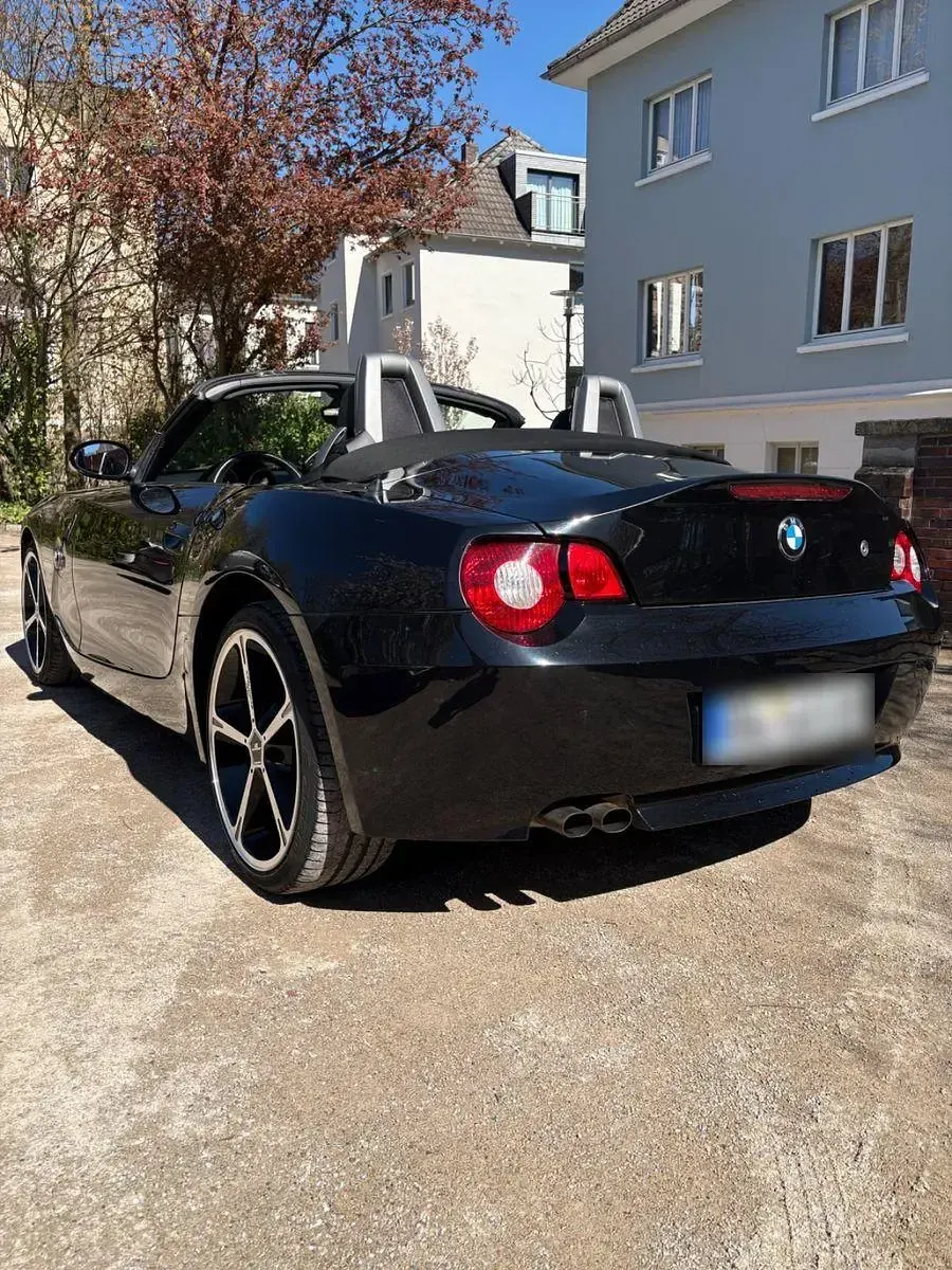 Gebraucht BMW Z4 Sport Line 170 PS (125 kW) 2006 Schwarz Cabrio