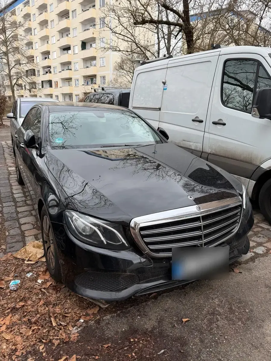 Gebraucht Mercedes E200 150 PS (110 kW) 2019 Schwarz Limousine