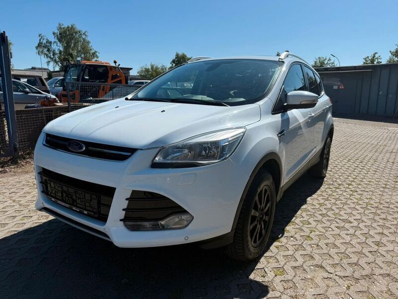 Weiß Gebraucht 2014 Ford Kuga Titanium SUV | 7.490 € (Guter Preis) - Bild 1/4