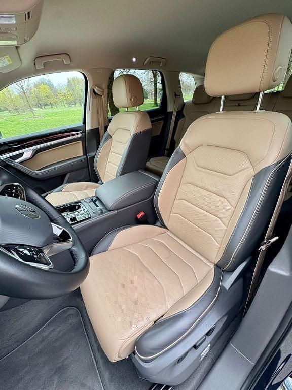 Gebraucht VW Touareg 286 PS (210 kW) 2023 Blau SUV