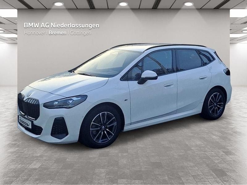 Weiß Gebraucht 2024 BMW 220 Active Tourer Comfort Edition Van / Kleinbus | 32.990 € (Guter Preis) - Bild 1/4