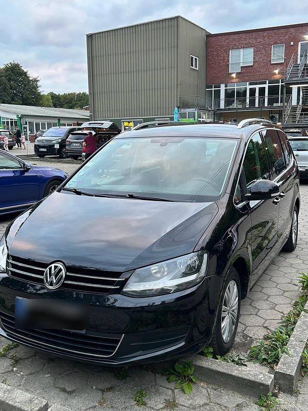 Schwarz Gebraucht 2011 VW Sharan Highline Van / Kleinbus | 11.999 € (Etwas zu teuer) - Bild 1/4