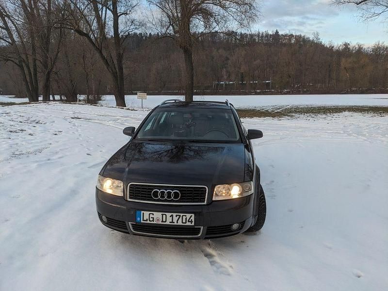 Gebraucht Audi A4 131 PS (96 kW) 2002 Blau Kombi