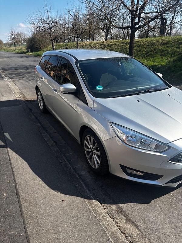Gebraucht Ford Focus Business Edition 125 PS (91 kW) 2016 Silber Kombi