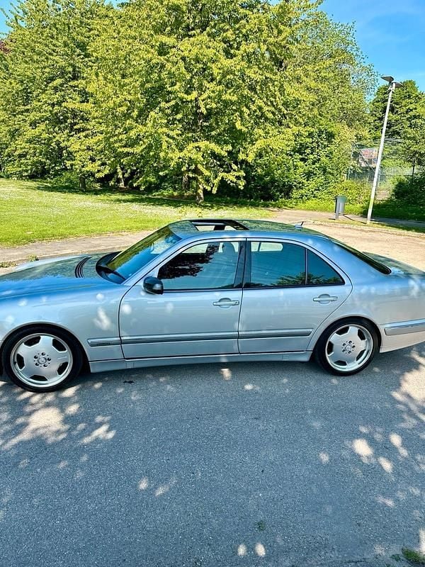 Gebraucht Mercedes E430 AMG 279 PS (205 kW) 2000 Silber Limousine