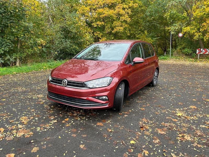 Rot Gebraucht 2018 VW Golf Join SUV | 14.799 € (Etwas zu teuer) - Bild 1/4