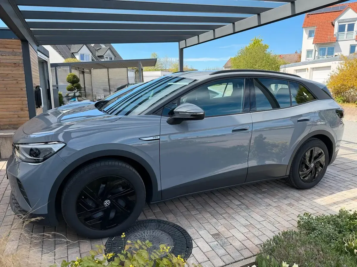 Gebraucht VW ID.4 Pro Performance 150 kW (204 PS) 2023 Grau SUV