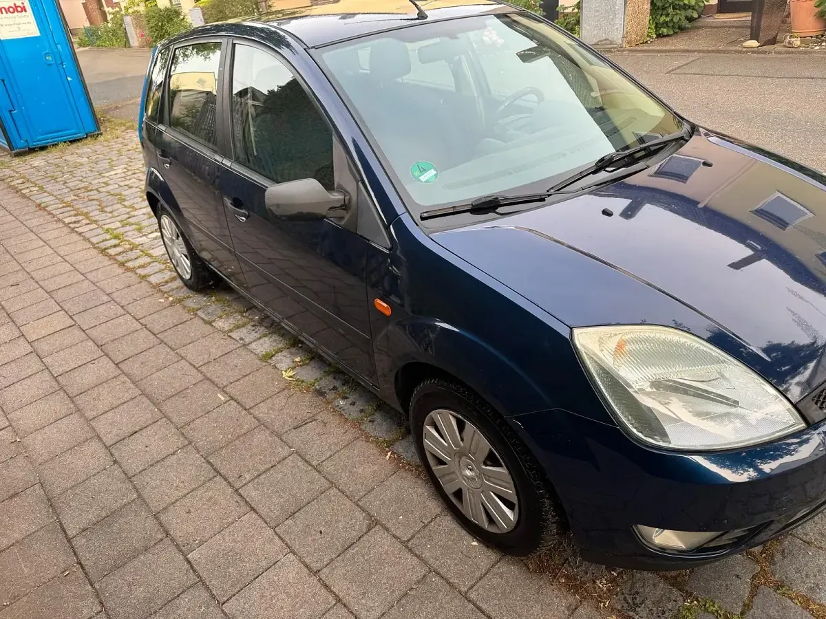 Gebraucht Ford Fiesta 80 PS (58 kW) 2005 Blau Kleinwagen