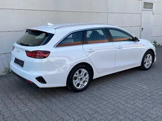 Gebraucht Kia Ceed Sportswagon Vision 136 PS (100 kW) 2024 (wd) cararraweiss Kombi