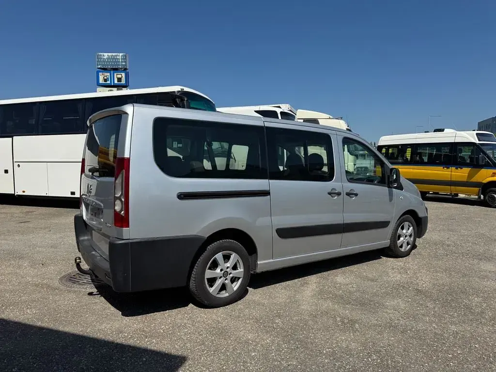 Second-hand Peugeot TePee 120 CP (88 kW) 2011 Argintiu Monovolum