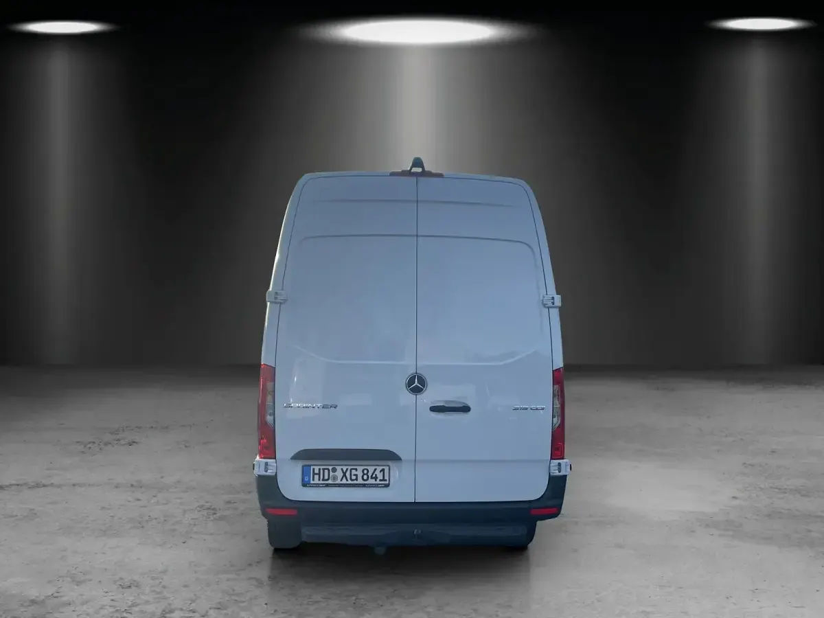 Gebraucht Mercedes Sprinter 150 PS (110 kW) 2025 Arktikweiß Van