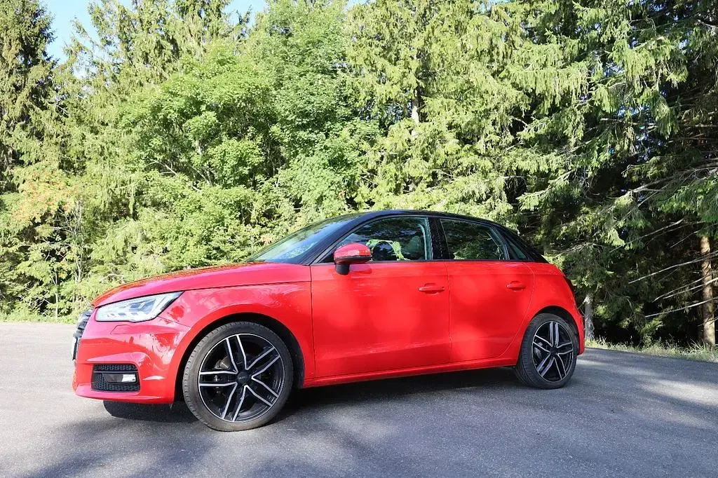 Gebraucht Audi A1 Sportback Sport 82 PS (60 kW) 2018 Rot Kleinwagen