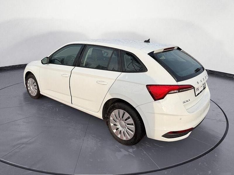 Gebraucht Skoda Scala Essence 116 PS (85 kW) 2025 Weiß Kleinwagen