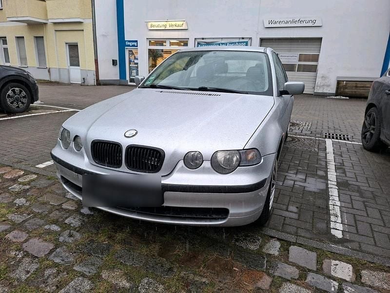 Gebraucht BMW 316 116 PS (85 kW) 2002 Silber Coupé