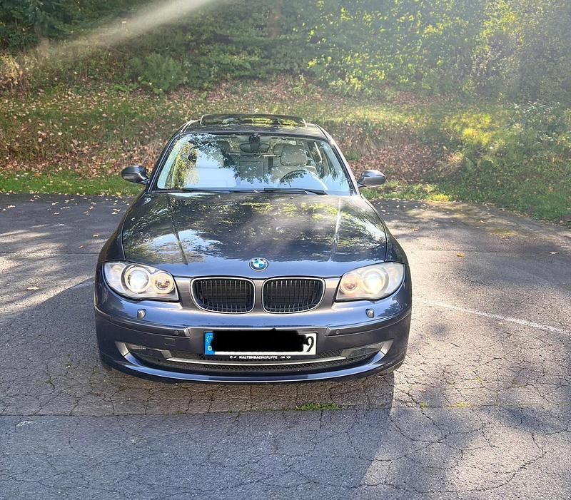 Grau Gebraucht 2008 BMW 120 Kleinwagen | 6.300 € (Fairer Preis) - Bild 1/4