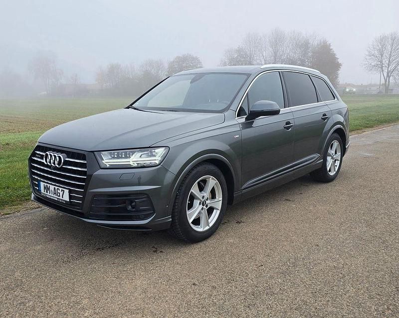 Grau Gebraucht 2015 Audi Q7 Ambiente SUV | 22.900 € (Guter Preis) - Bild 1/4