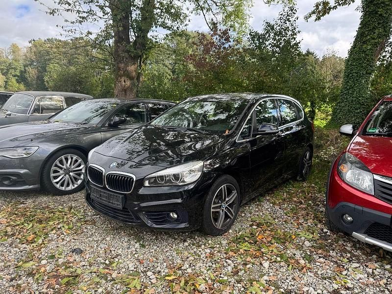 Blau Gebraucht 2015 BMW 218 Active Tourer Performance Van / Kleinbus | 6.800 € (Superpreis) - Bild 1/4
