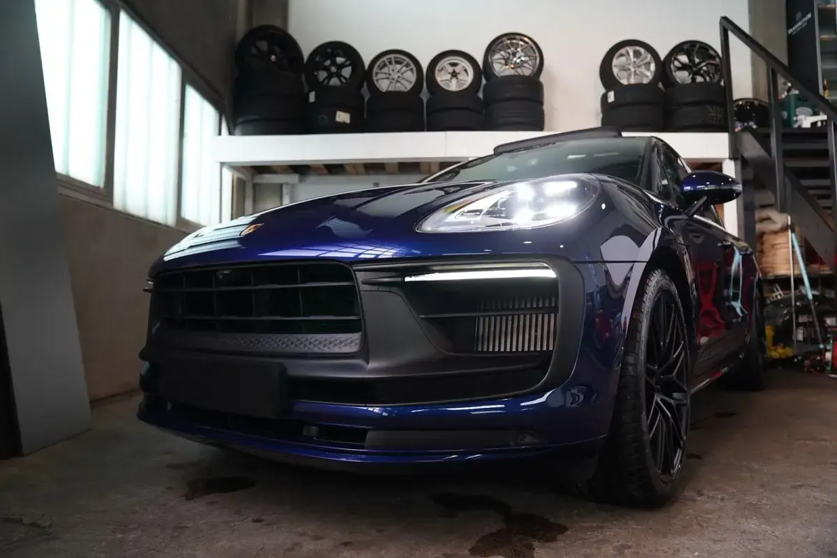 Gebraucht Porsche Macan 441 PS (324 kW) 2023 Blau SUV