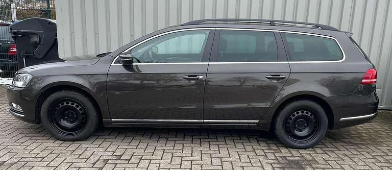 Gebraucht VW Passat Comfortline 122 PS (89 kW) 2012 Braun Kombi