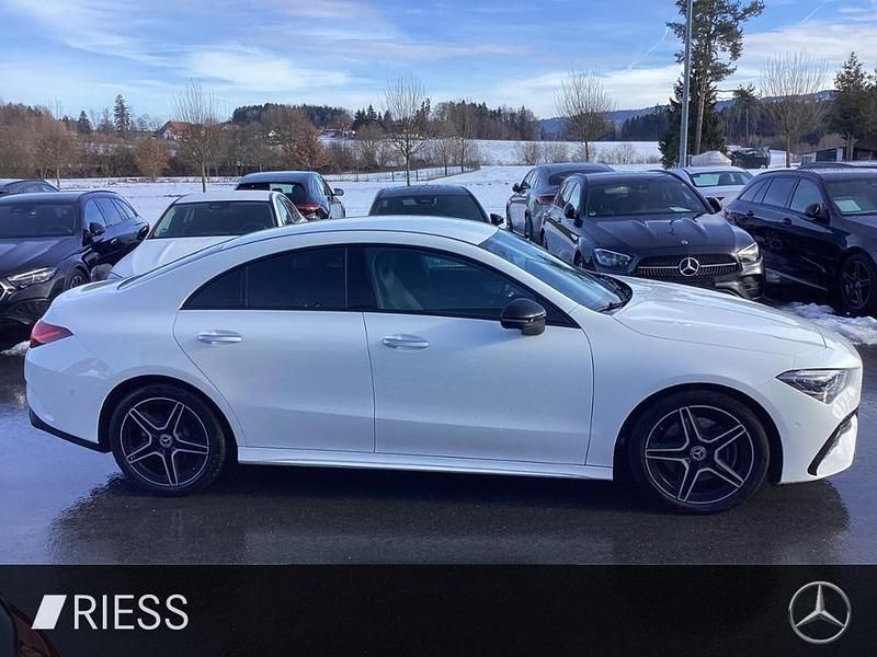 Gebraucht Mercedes CLA200 AMG 163 PS (119 kW) 2025 Unilack polarweiß Coupé
