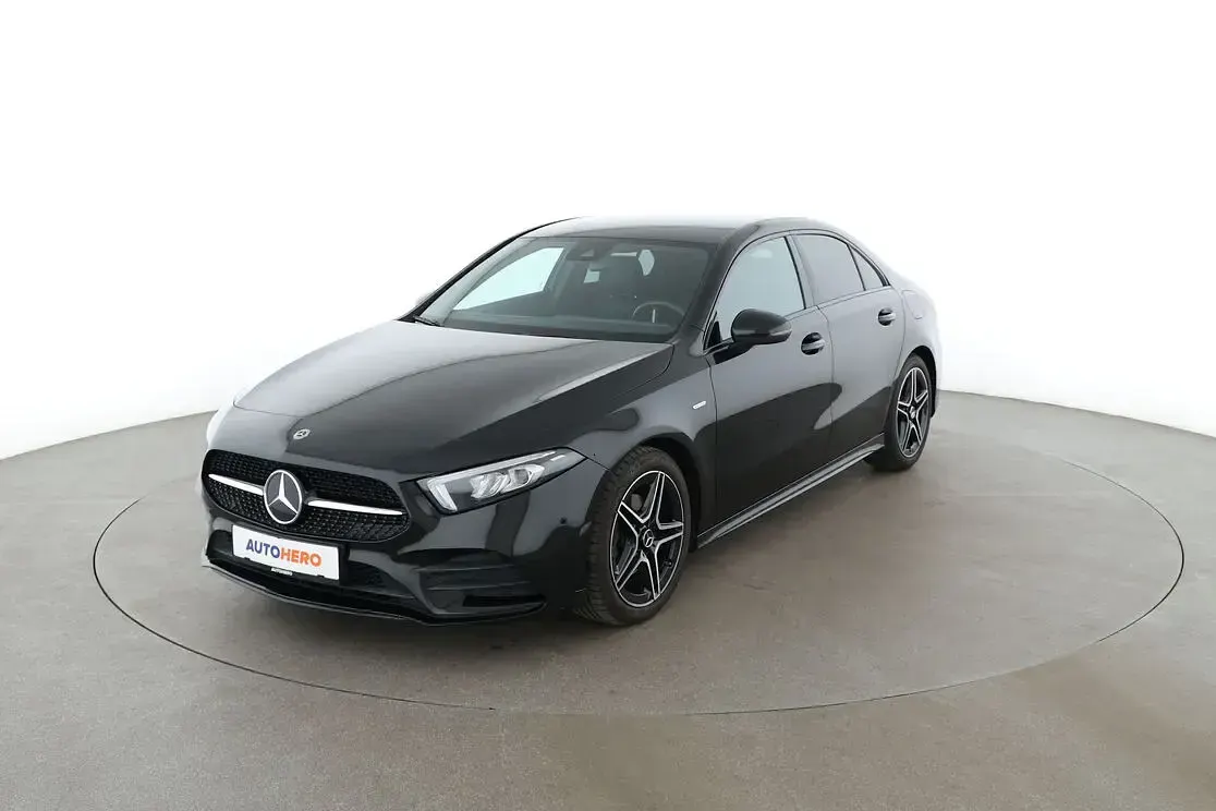 Gebraucht Mercedes A200 AMG line 163 PS (119 kW) 2022 Limousine