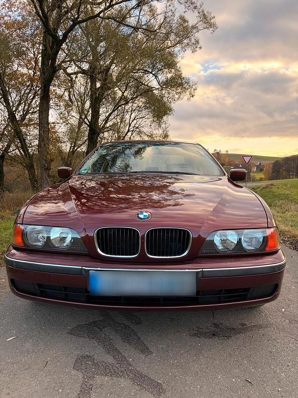 Gebraucht BMW 520 150 PS (110 kW) 1999 Rot Limousine