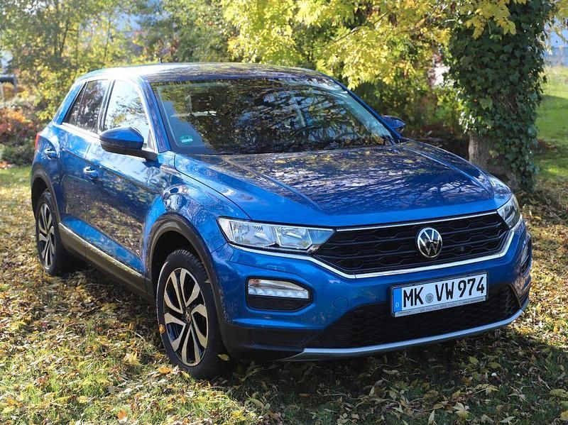 Blau Gebraucht 2022 VW T-Roc Active SUV | 16.600 € (Superpreis) - Bild 1/4