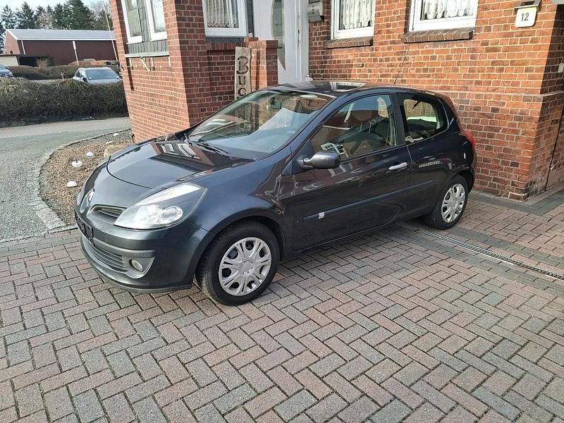 Gebraucht Renault Clio II 86 PS (63 kW) 2005 Grau Kleinwagen