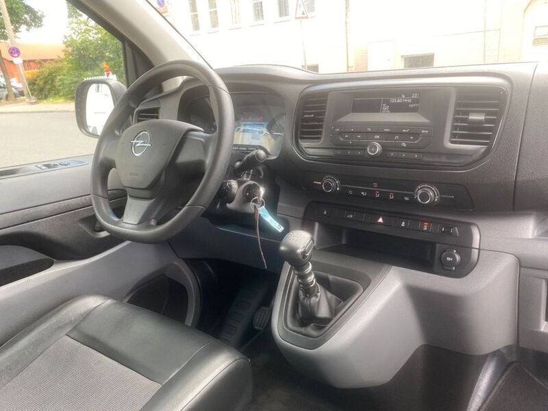 Gebraucht Opel Vivaro Selection 122 PS (89 kW) 2020 Weiß Van / Kleinbus