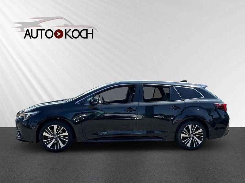 Neu Toyota Corolla 140 PS (102 kW) 2025 Schwarz Kombi