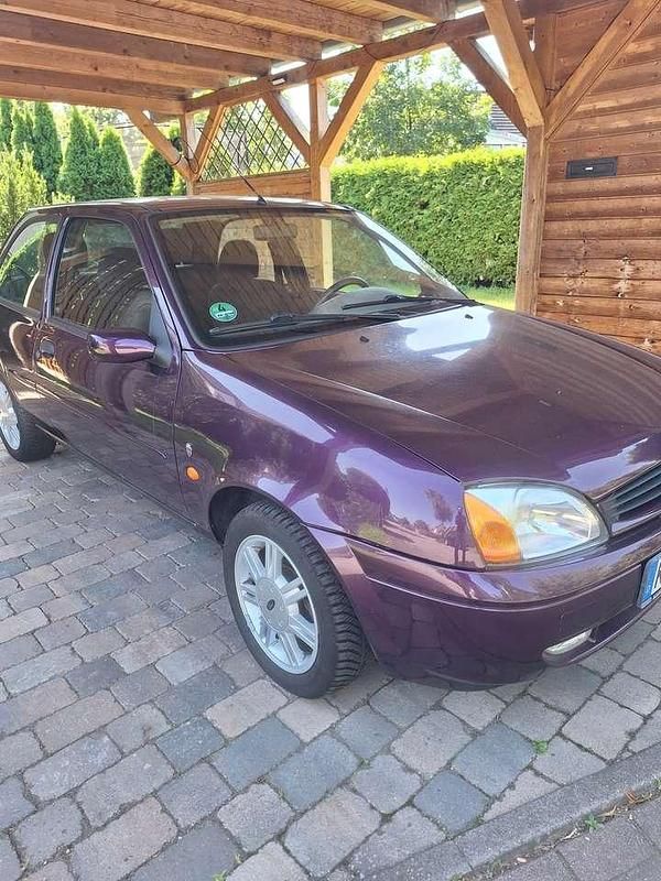 Violett Gebraucht 2000 Ford Fiesta Ghia Kleinwagen | 1.490 € (Fairer Preis) - Bild 1/4