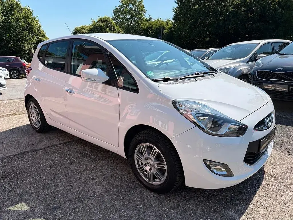 Gebraucht Hyundai ix20 Edition 90 PS (66 kW) 2015 Polar white / sol Kleinwagen