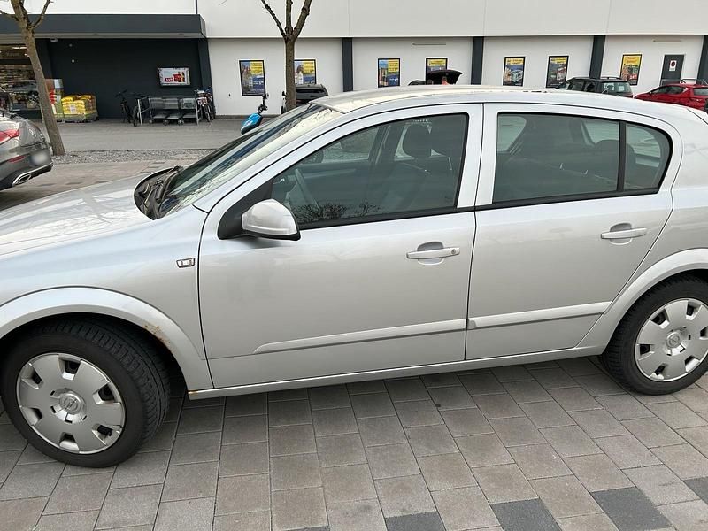 Gebraucht Opel Astra 2005 Grau Limousine