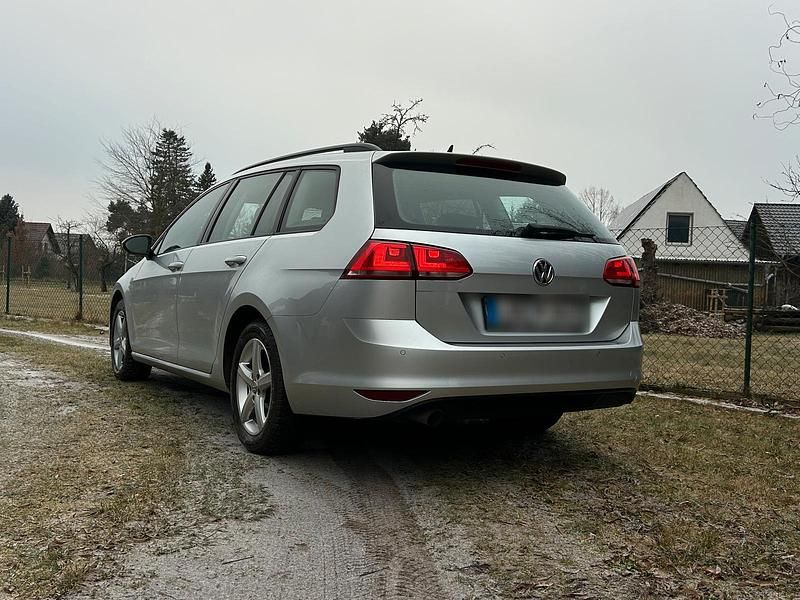 Gebraucht VW Golf VII 110 PS (80 kW) 2017 Silber Kombi