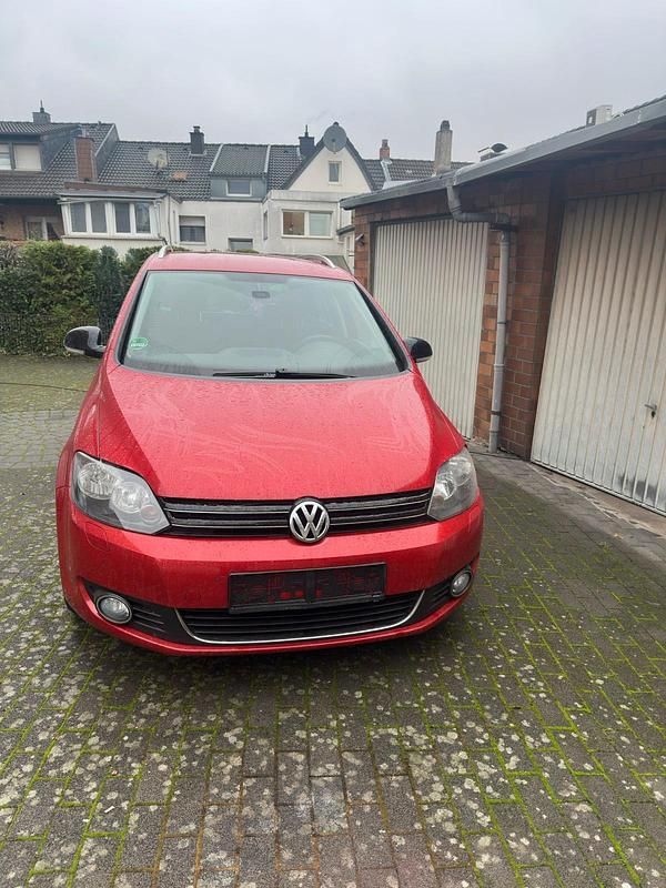 Rot Gebraucht 2011 VW Golf VI Style Limousine | 4.000 € (Superpreis) - Bild 1/4