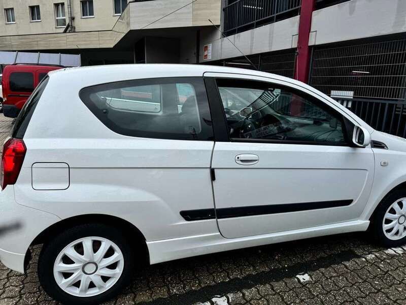 Weiß Gebraucht 2009 Chevrolet Aveo LS Limousine | 2.500 € (Fairer Preis) - Bild 1/4