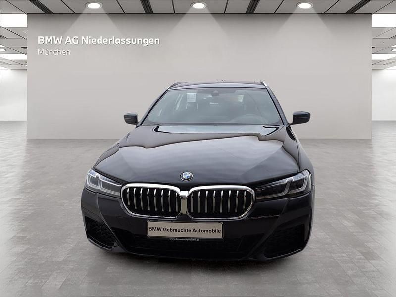 Gebraucht BMW 530 Performance 286 PS (210 kW) 2022 Schwarz Kombi
