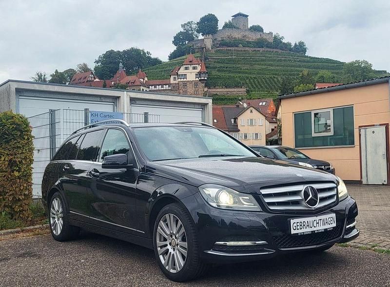 Schwarz Gebraucht 2012 Mercedes C350 Limousine | 8.990 € (Fairer Preis) - Bild 1/4