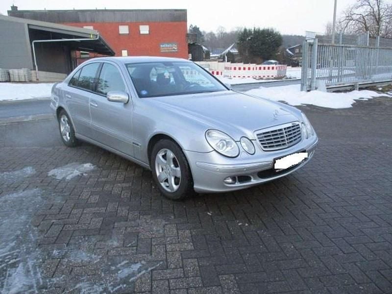 Gebraucht Mercedes E320 204 PS (150 kW) 2005 Silber Limousine