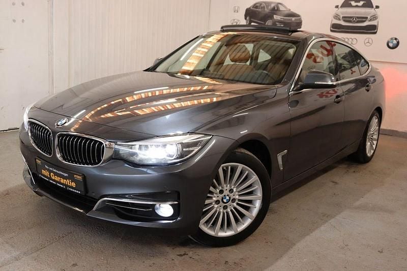 Gebraucht BMW 330 Luxury Line 252 PS (185 kW) 2019 Grau Limousine