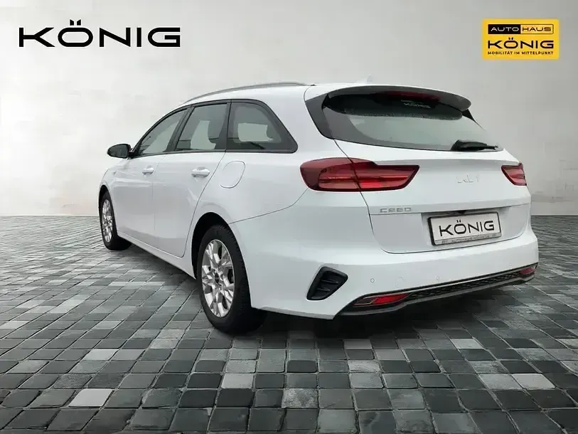 Gebraucht Kia Ceed Edition 7 101 PS (74 kW) 2023 Weiß Kleinwagen