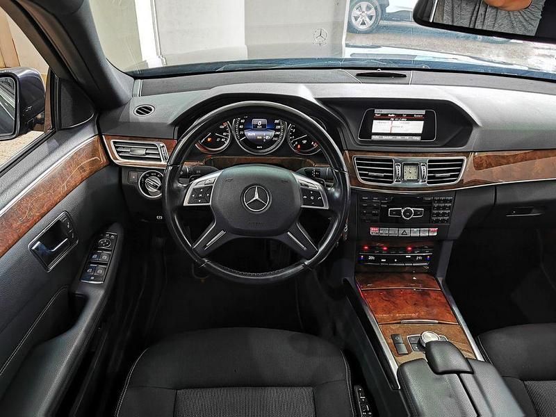 Gebraucht Mercedes E400 333 PS (244 kW) 2013 Grau Limousine