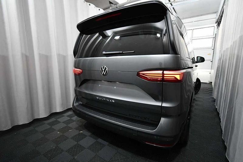 Neu VW Multivan Life 204 PS (150 kW) 2025 Grau Van
