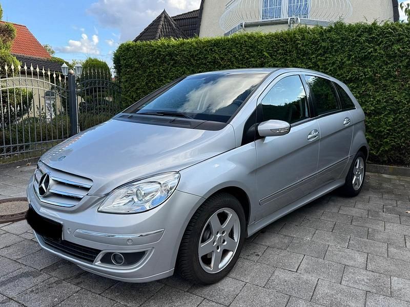 Silber Gebraucht 2007 Mercedes B200 Van / Kleinbus | 3.990 € (Superpreis) - Bild 1/4