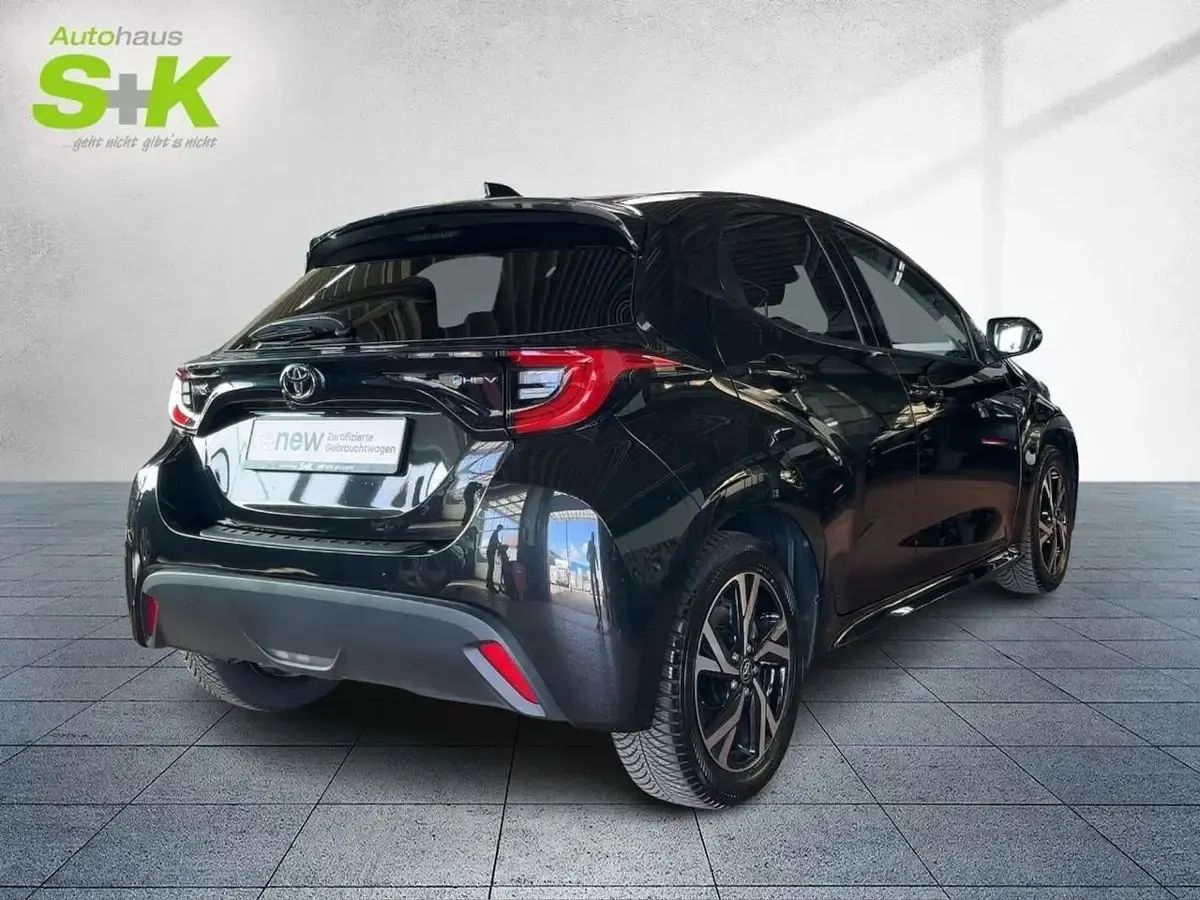 Gebraucht Toyota Yaris 116 PS (85 kW) 2025 Black mica / ink (schwarz) Kleinwagen