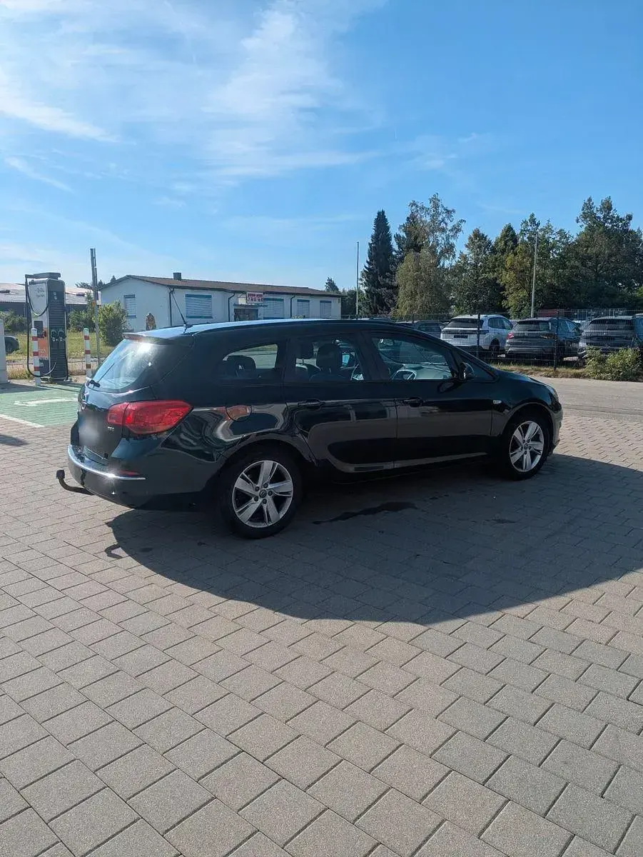 Gebraucht Opel Astra Edition 170 PS (125 kW) 2015 Limousine