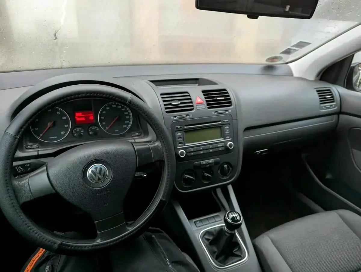 Gebraucht VW Golf IV 75 PS (55 kW) 2005 Schwarz Kleinwagen